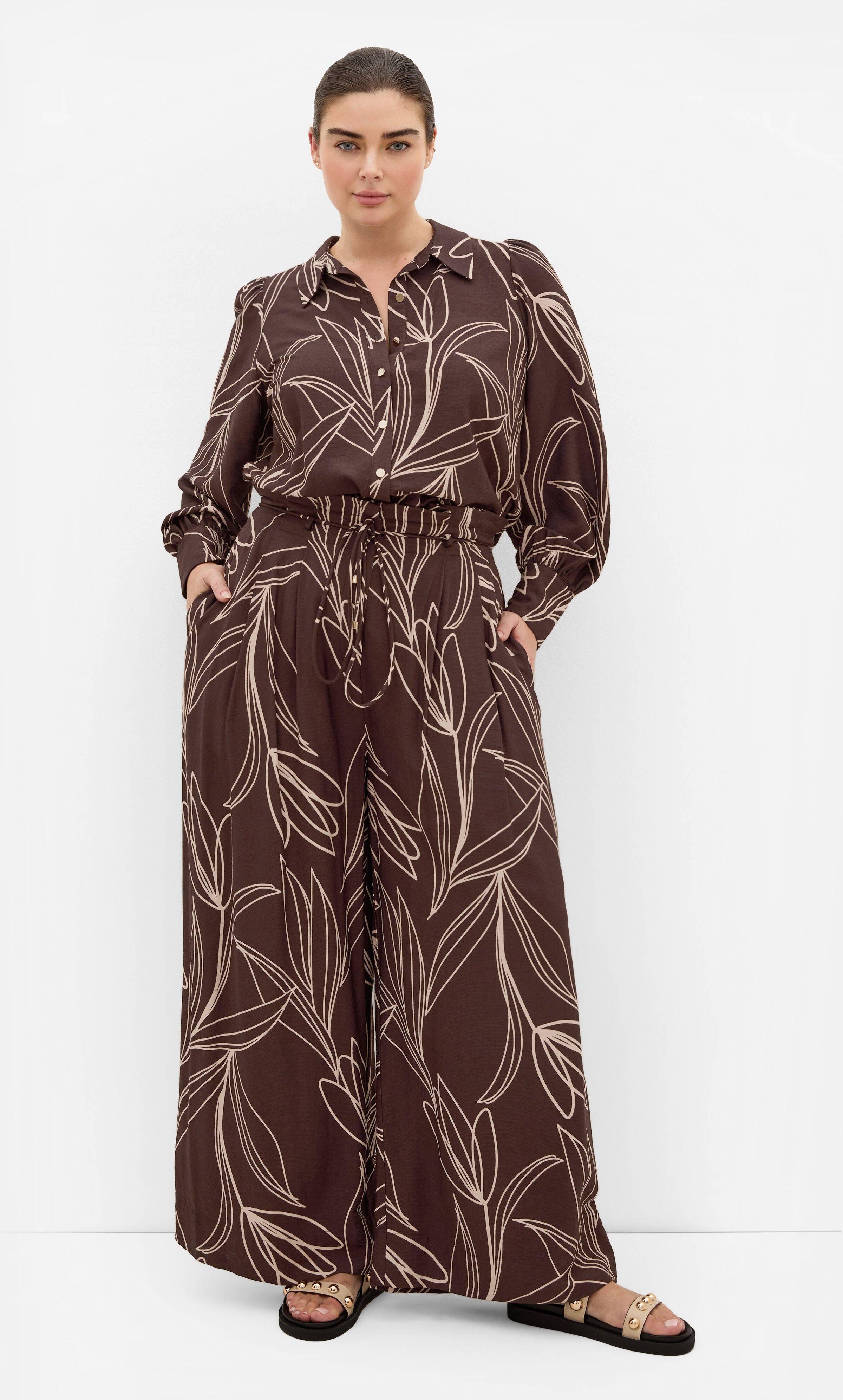 Bella Bloom Print Long Sleeve Shirt, BROWN, alternate image number 3