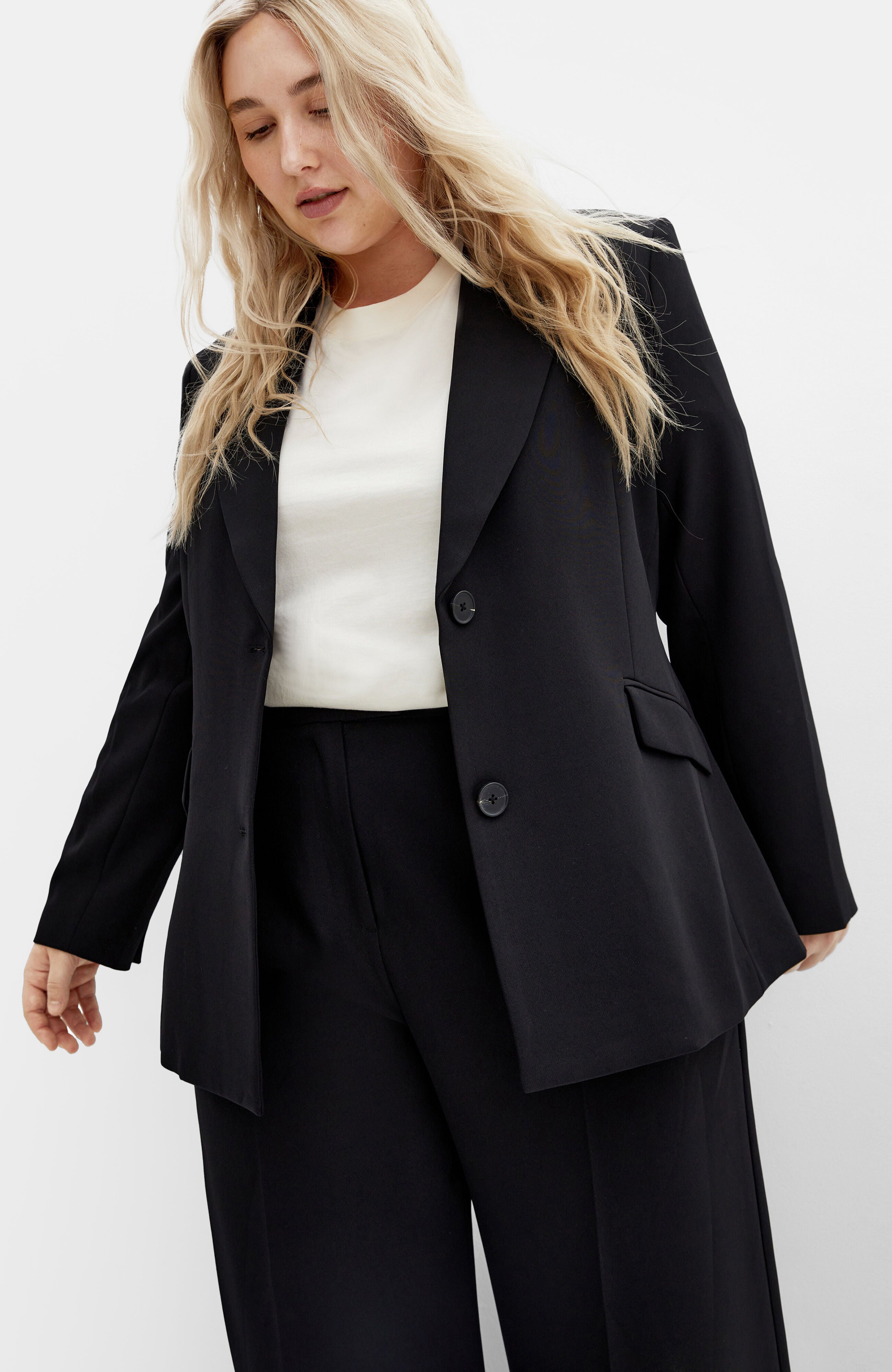 Yazmin Blazer