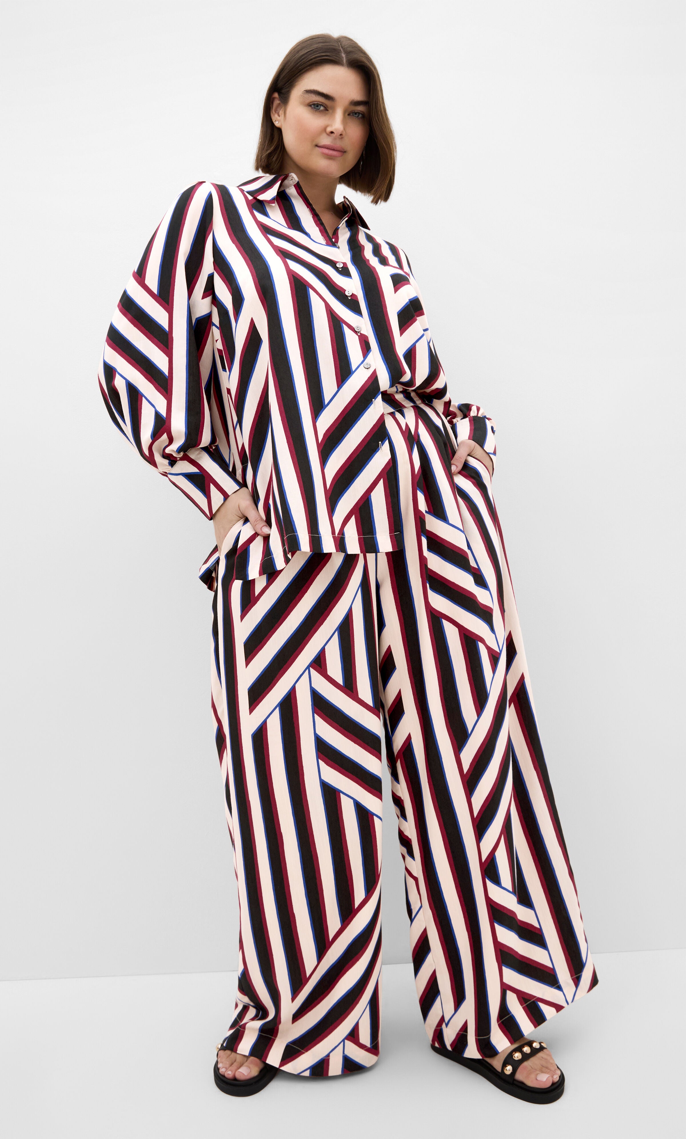 Haylee Timeless Stripe Wide Leg Pant, BLACK, alternate image number 3