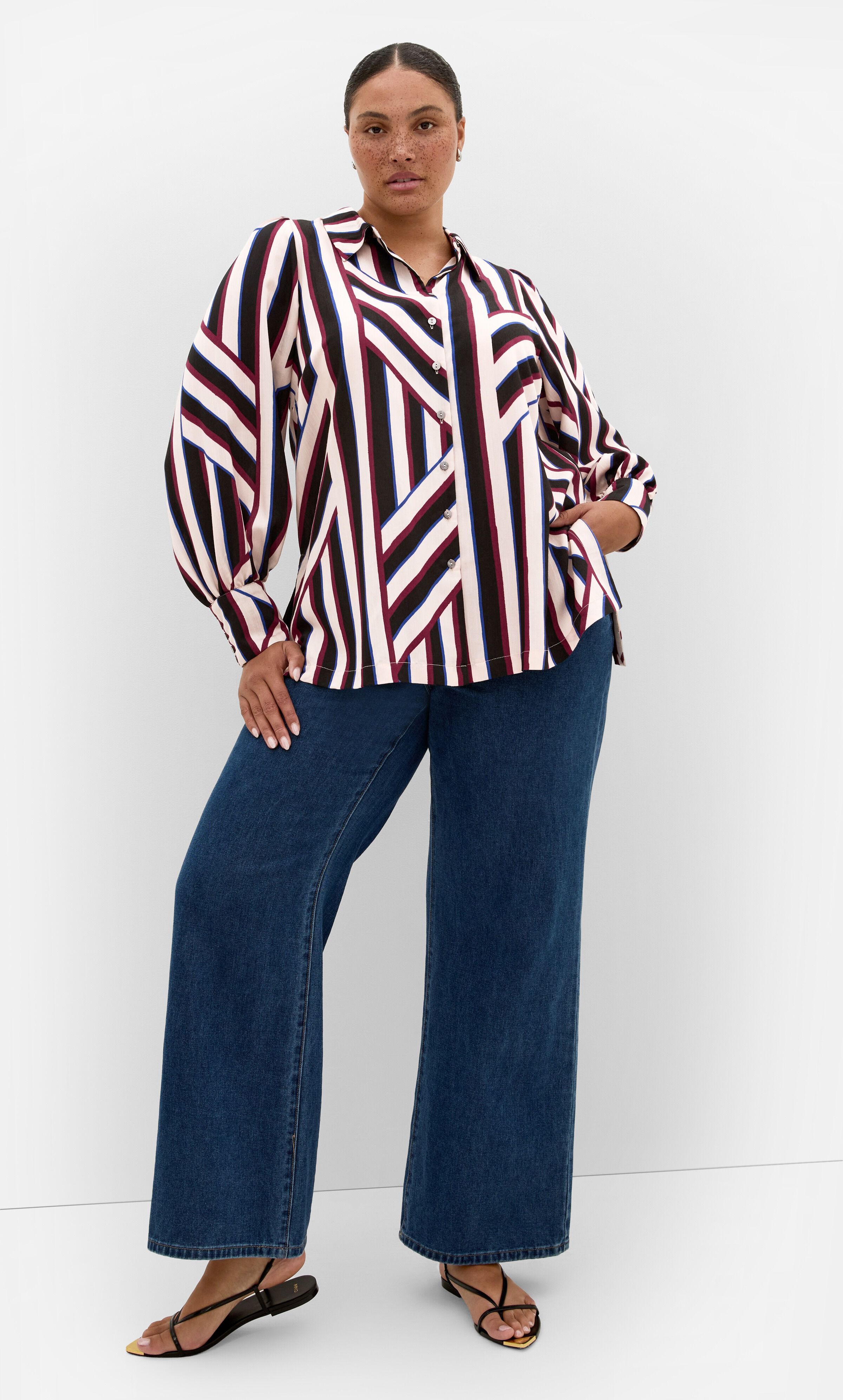 Haylee Timeless Stripe Shirt, BLACK, on-hover image number 1