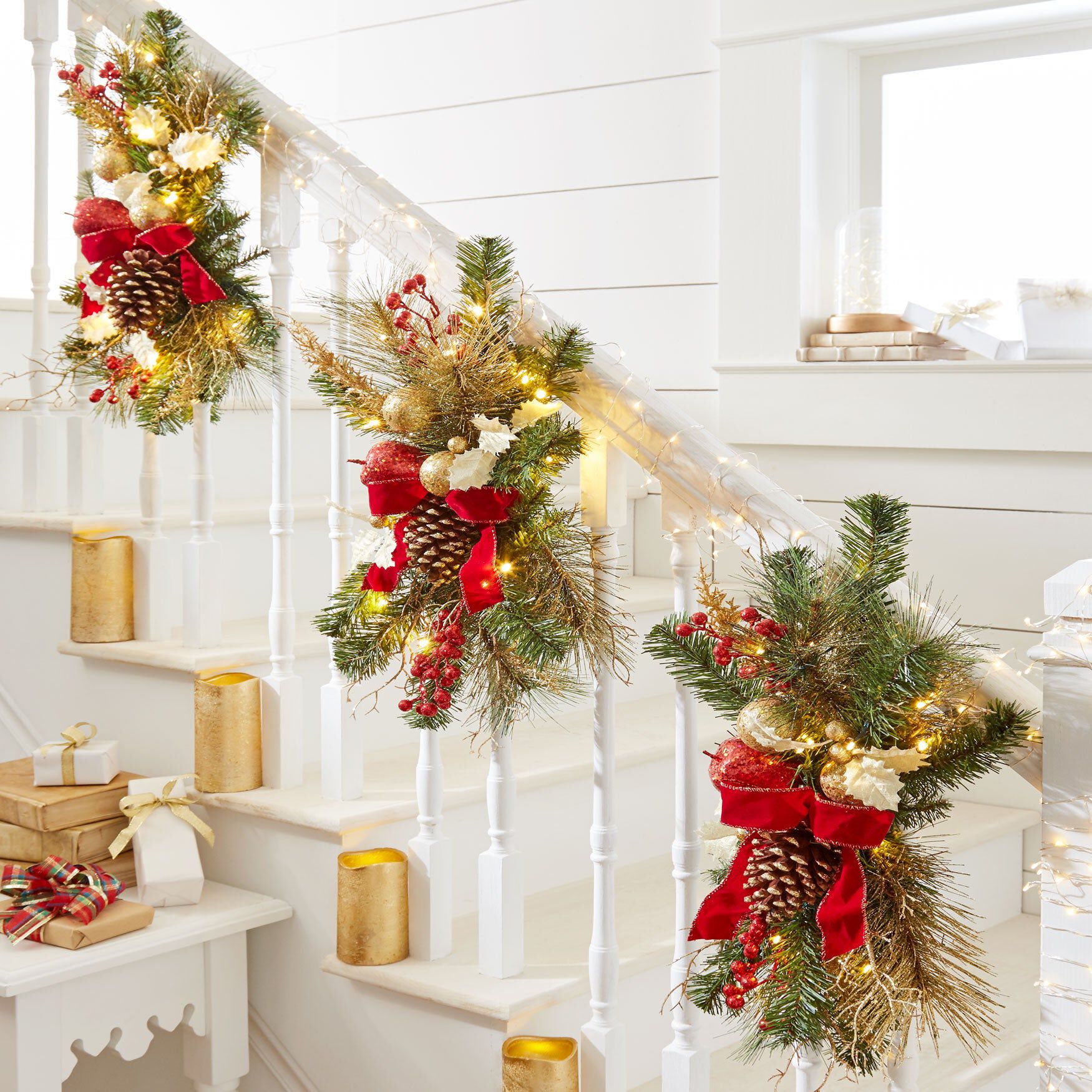 24" Pre-Lit Holiday Classics Stair Swag