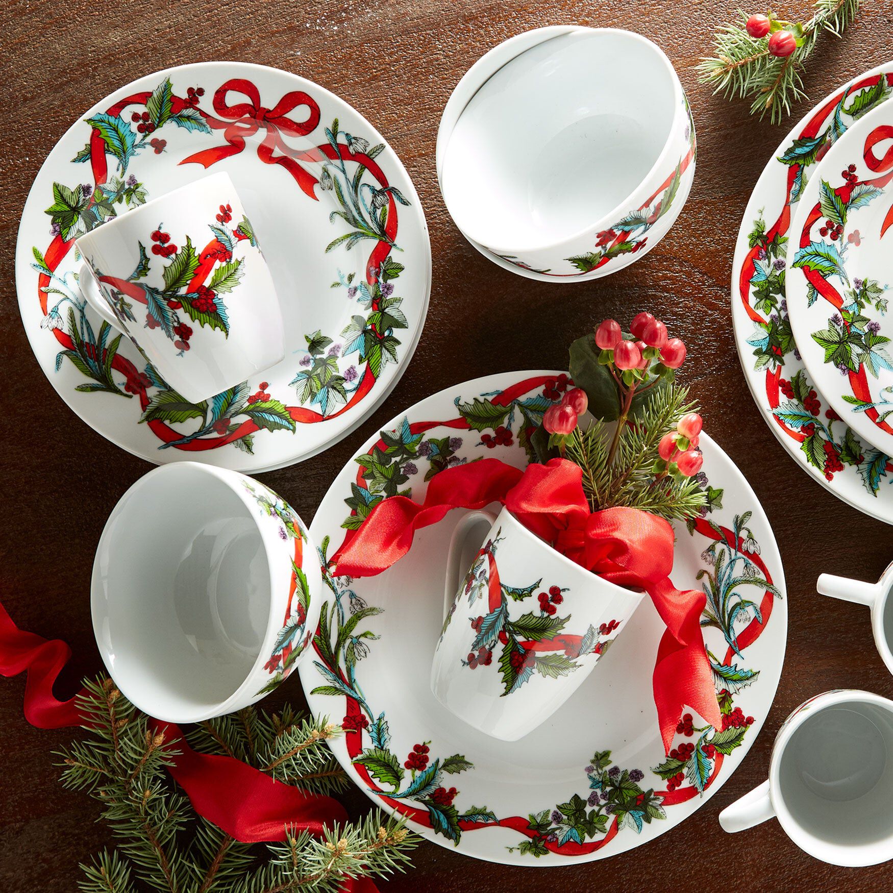 16-Pc. Christmas Dinnerware Set