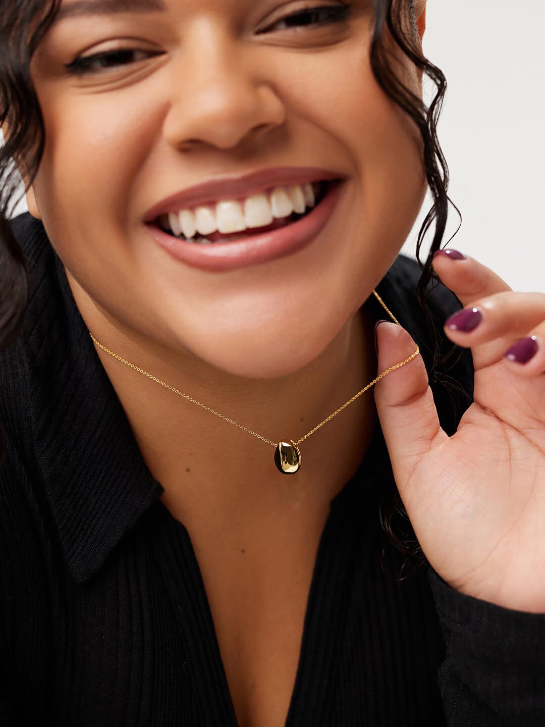 Pebble Mini Pendant Necklace, GOLD, alternate image number 2