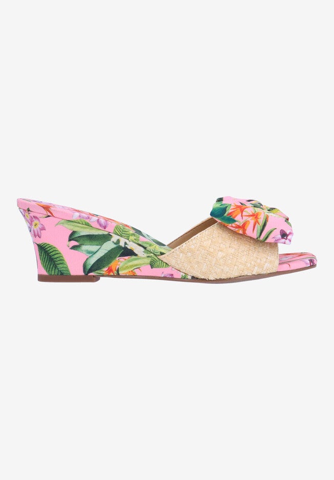 Milena Sandal, , alternate image number null