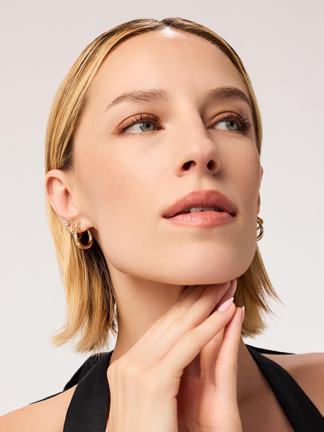 Venus Endless Gold Hoop Earrings, GOLD, alternate image number 5