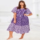 Tiered Print Lounger image number null