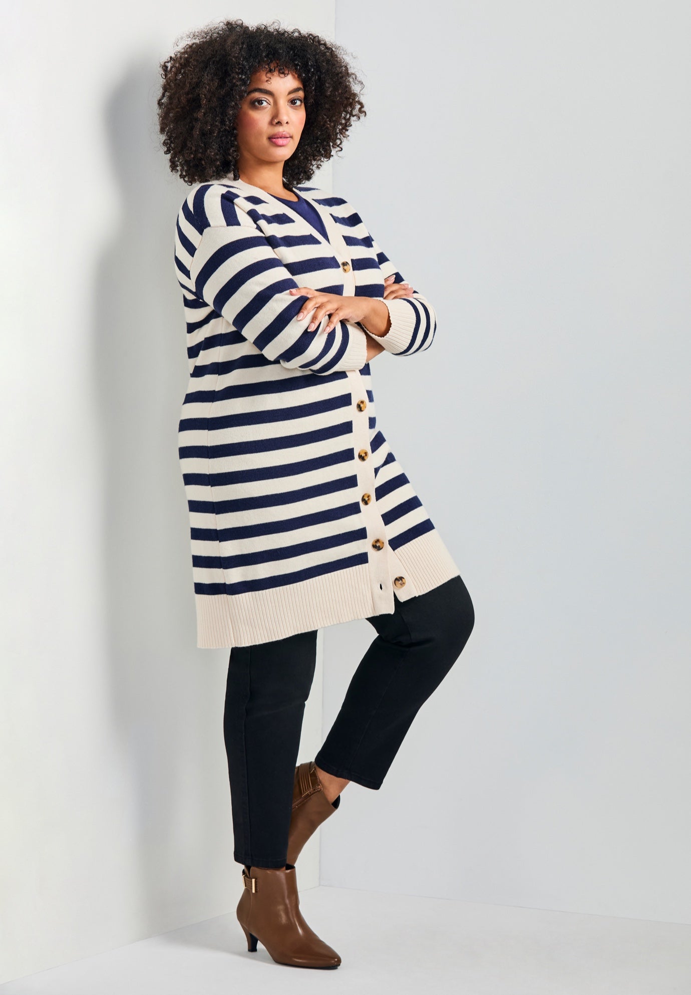 Mischa Boyfriend Cardigan image number 3