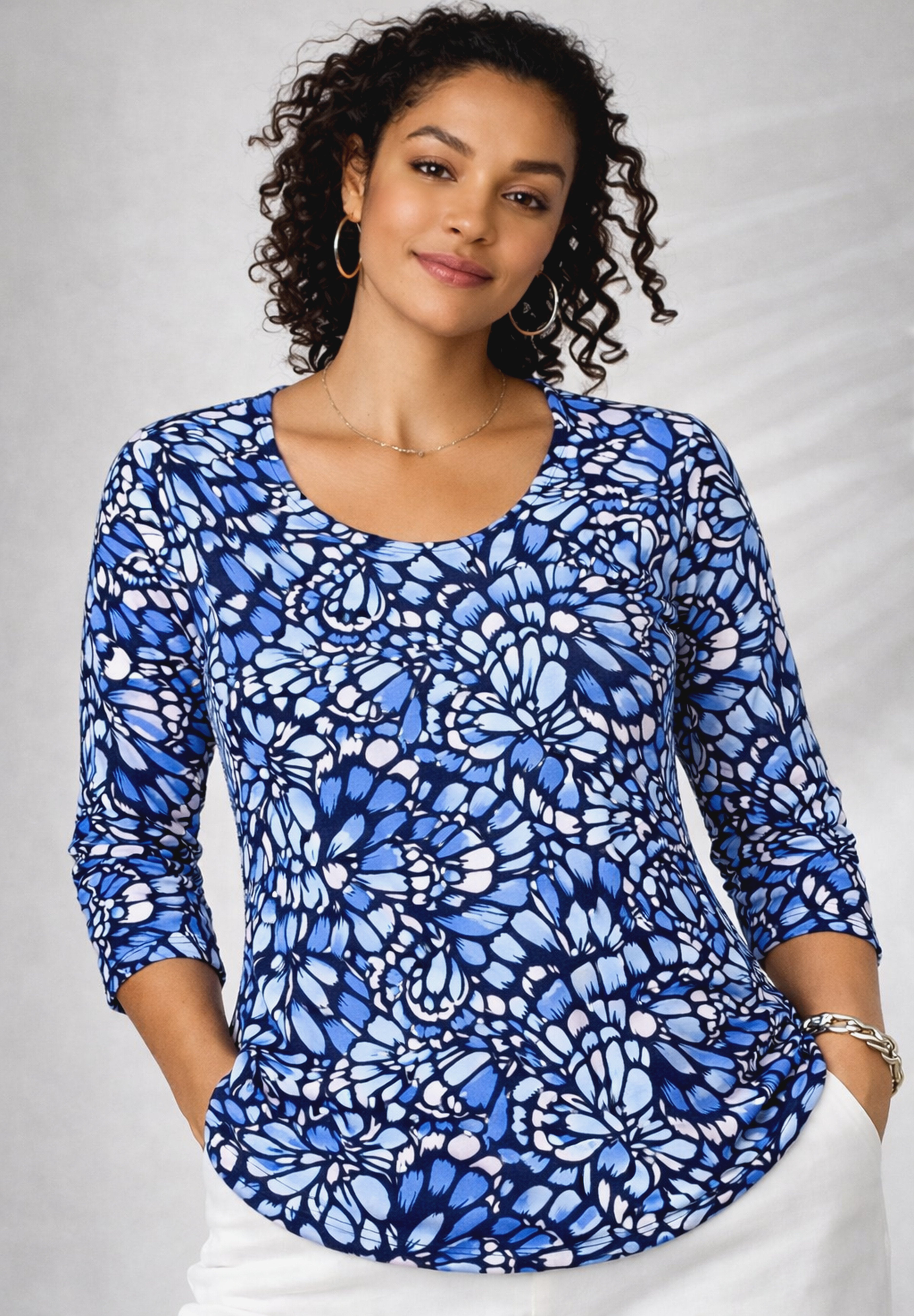 Stretch Cotton Scoop Neck Tee image number 0