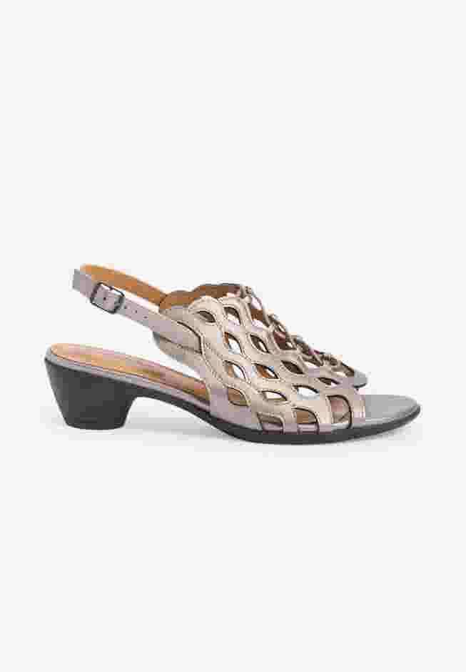 The Brooks Shootie image number 3