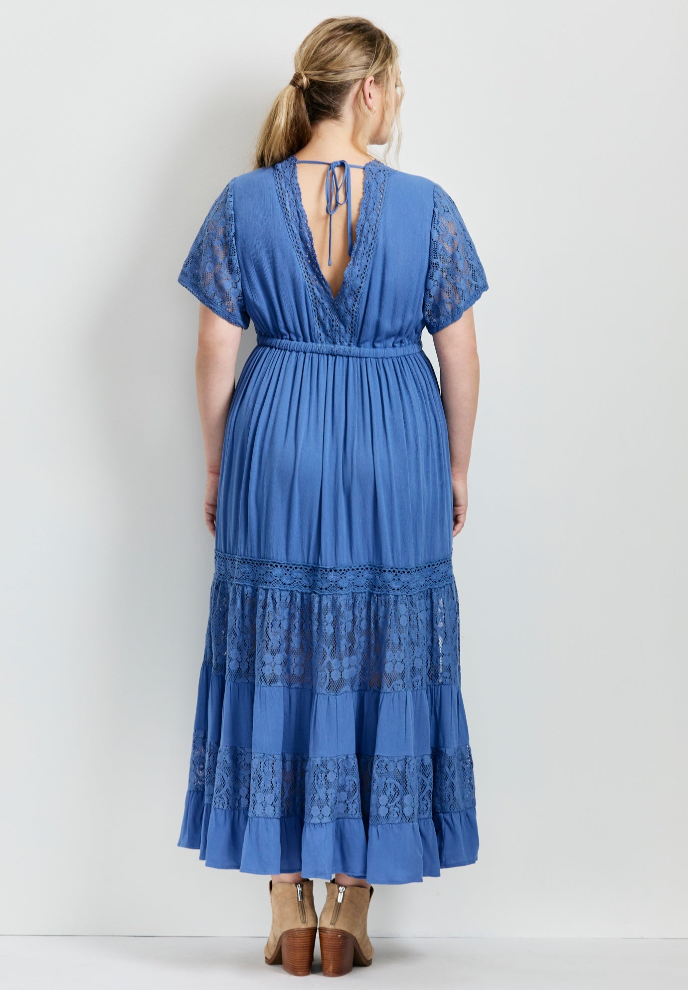 Raven Lace Maxi Dress image number 3