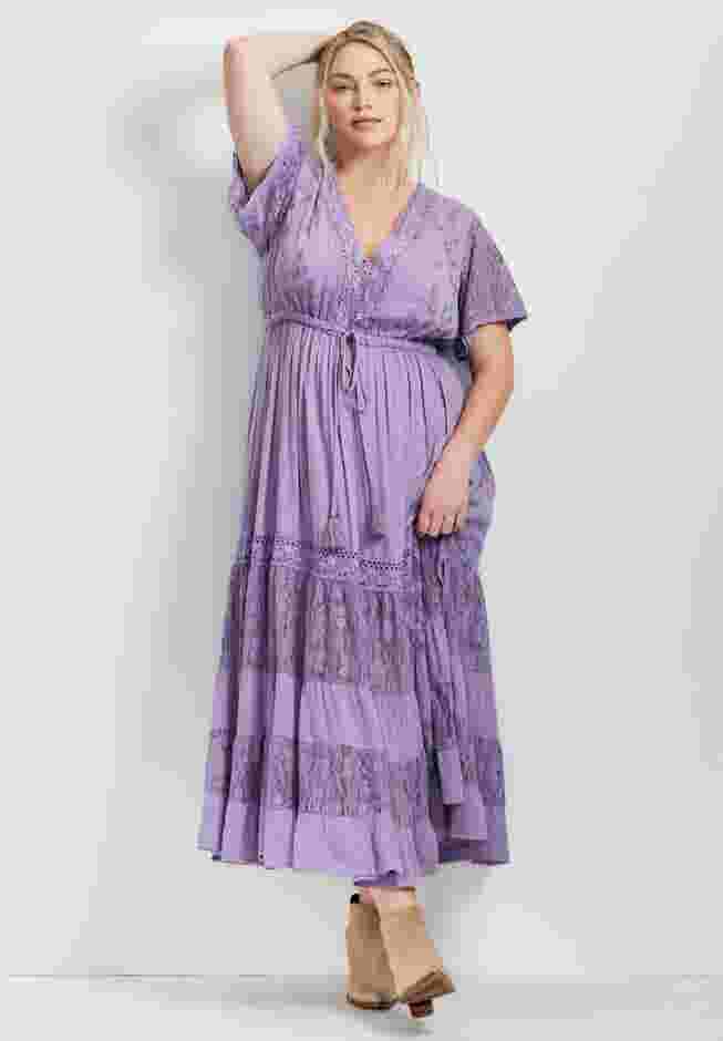 Raven Lace Maxi Dress image number 0