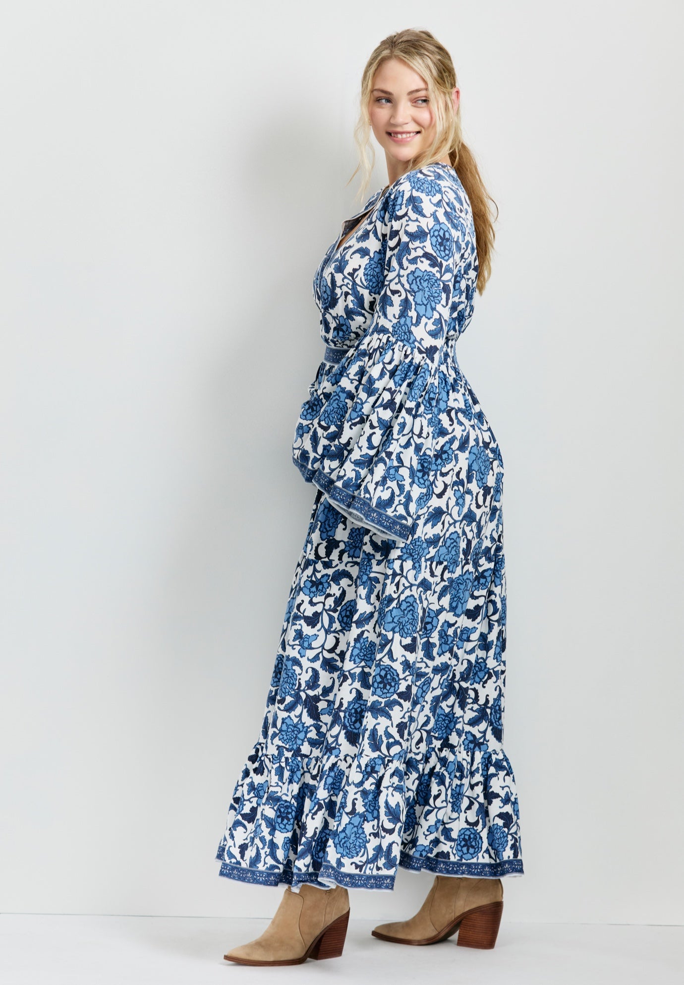 Arlo Bell Sleeve Maxi Dress image number 4