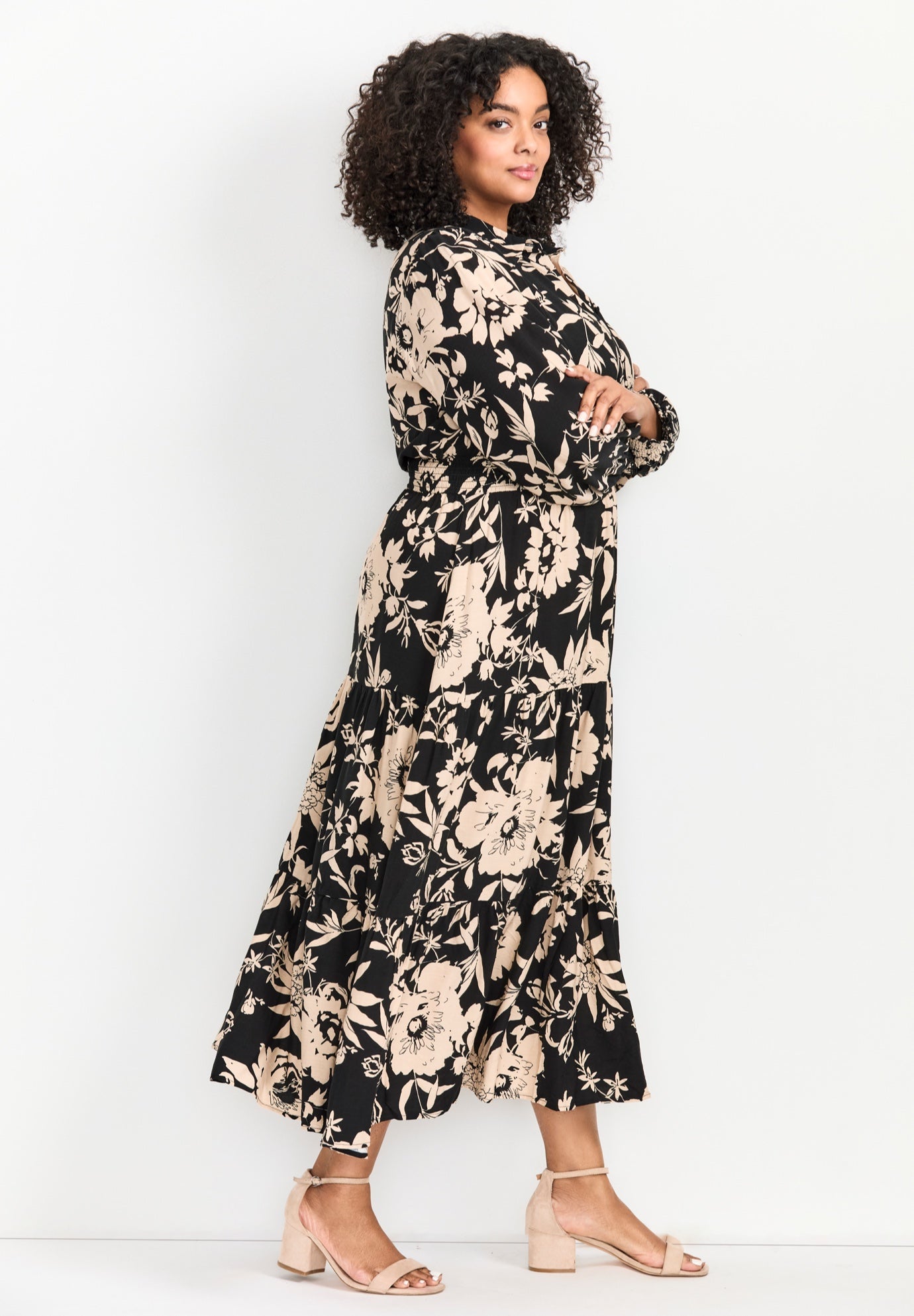 Shiloh Tiered Maxi Dress image number 3