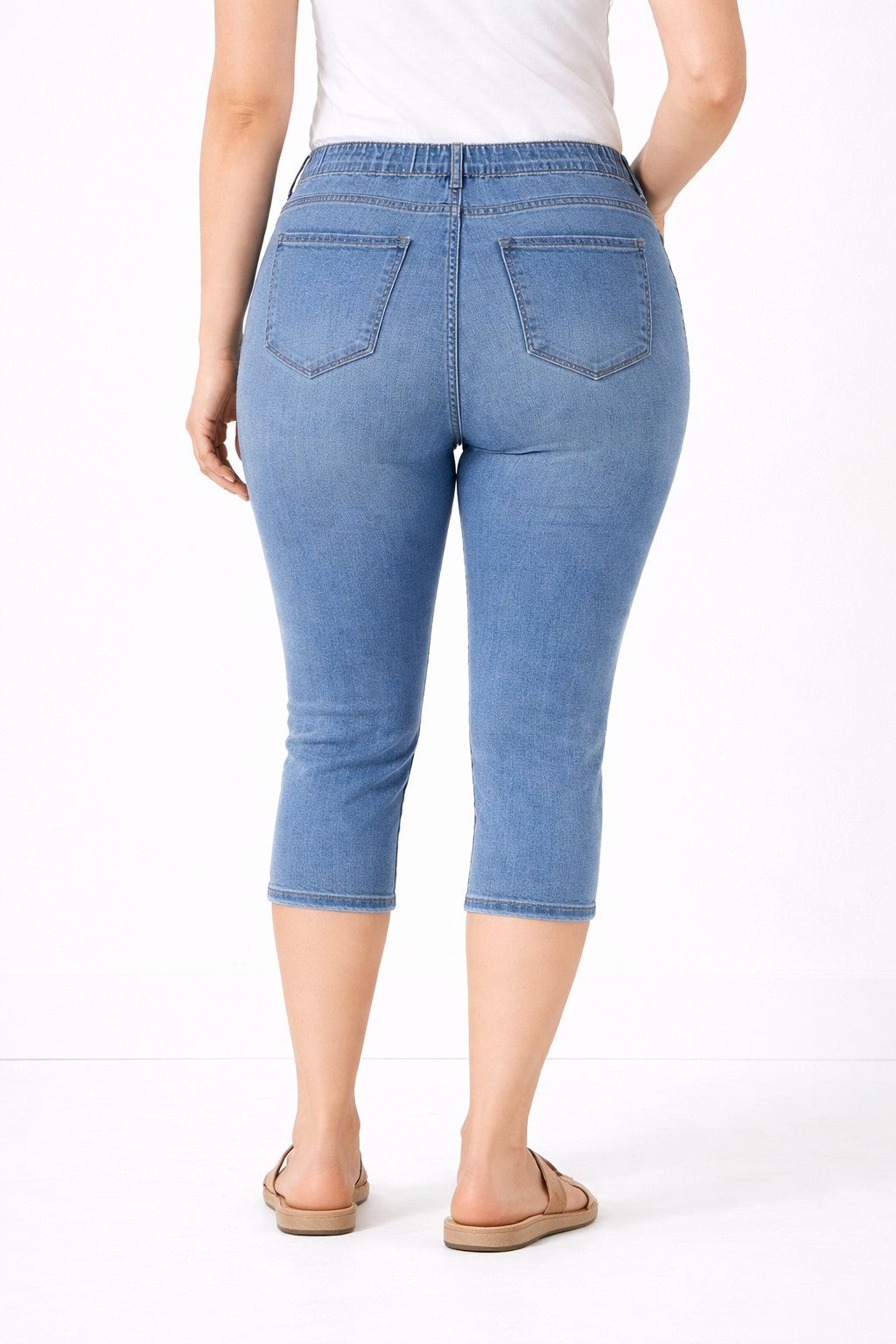 Mid-Rise Stretch Capri Jegging image number 1