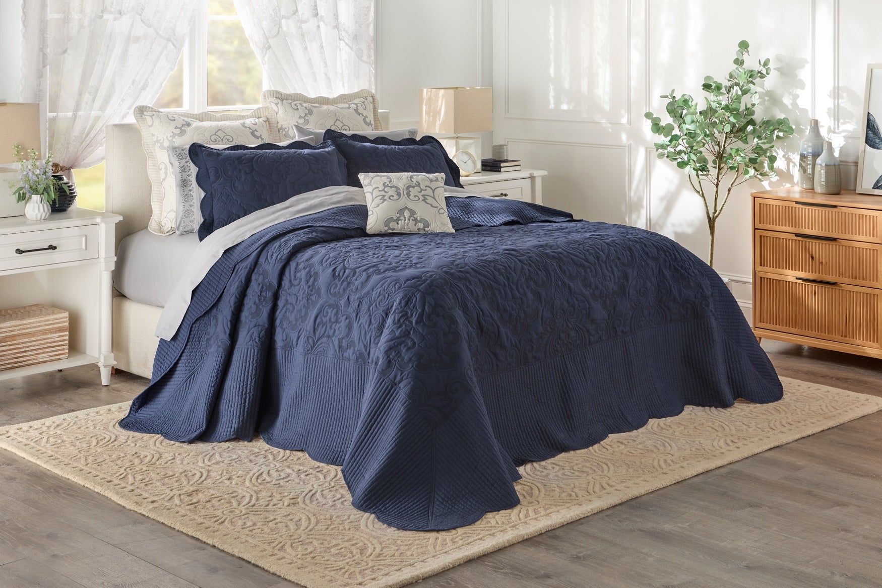 Amelia Bedspread image number 2