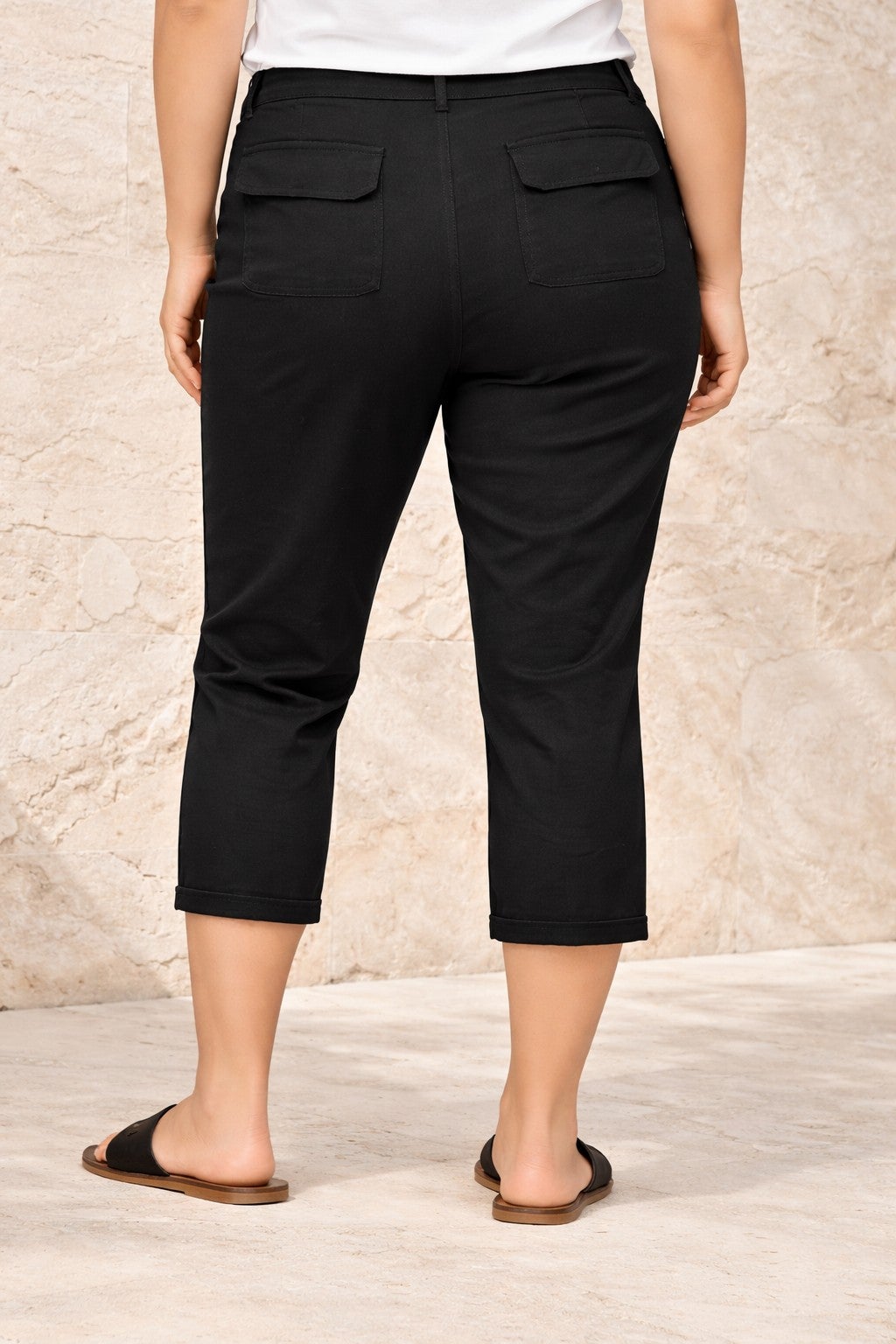 Stretch Cotton Poplin Mid-Rise Seamed Capri image number 1