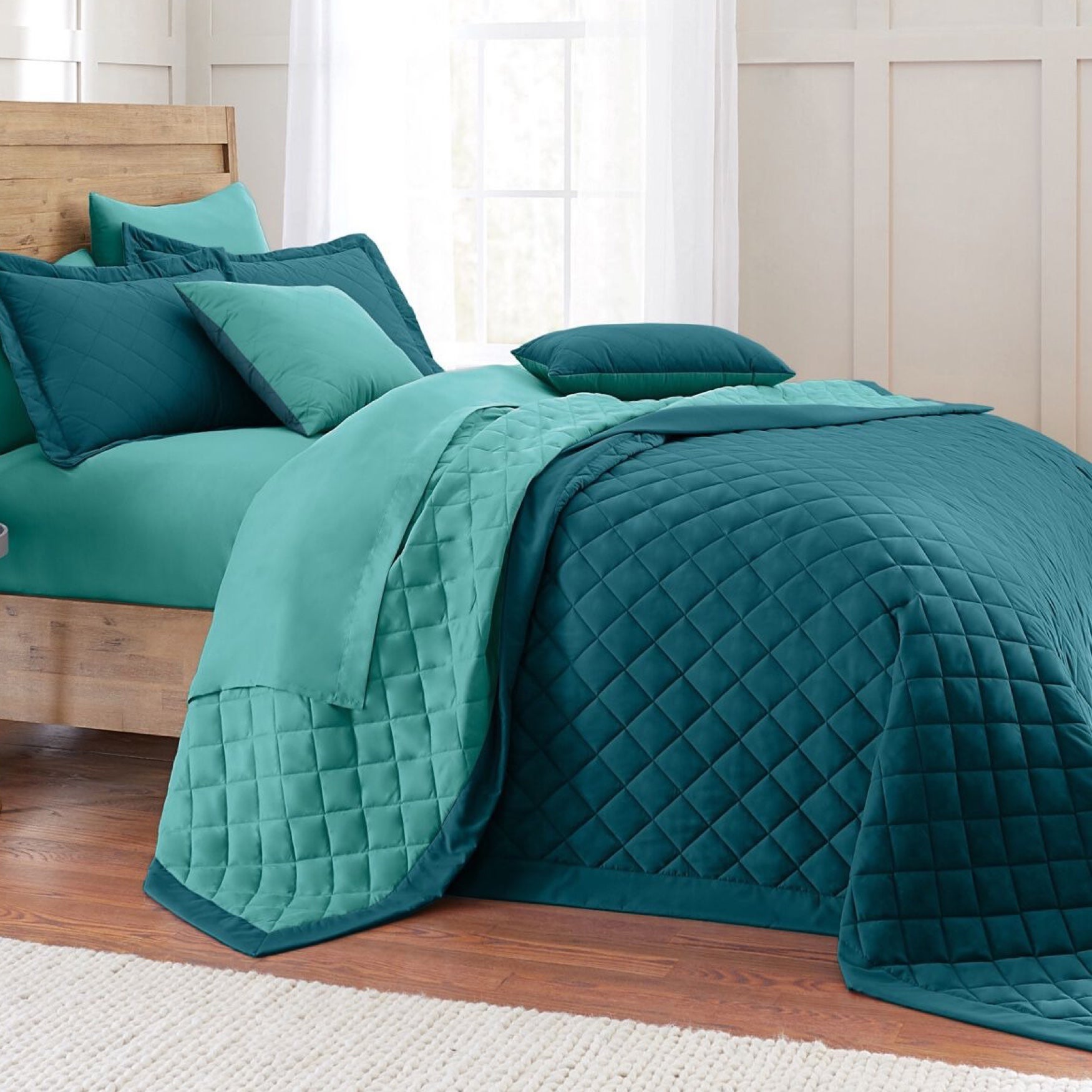 BH Studio Solid Microfiber Sheet Set image number 7
