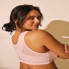 Front-Close Wireless Posture Bra image number 4