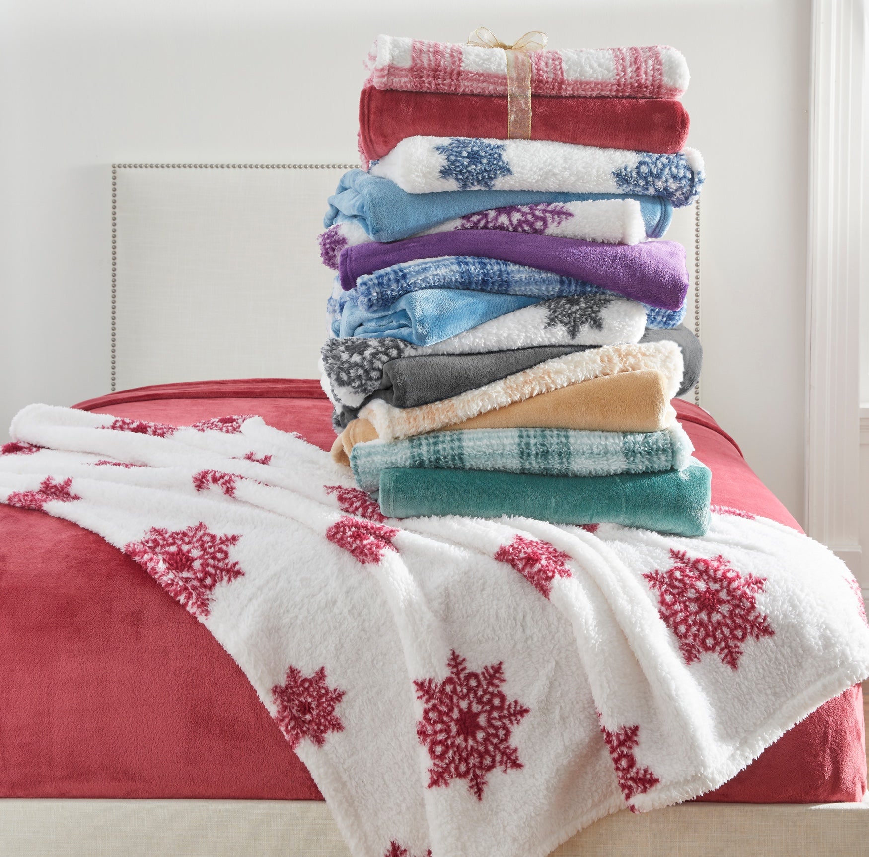 Ultra-Cozy Sherpa Fleece Blanket & Matching Throw Set image number 1