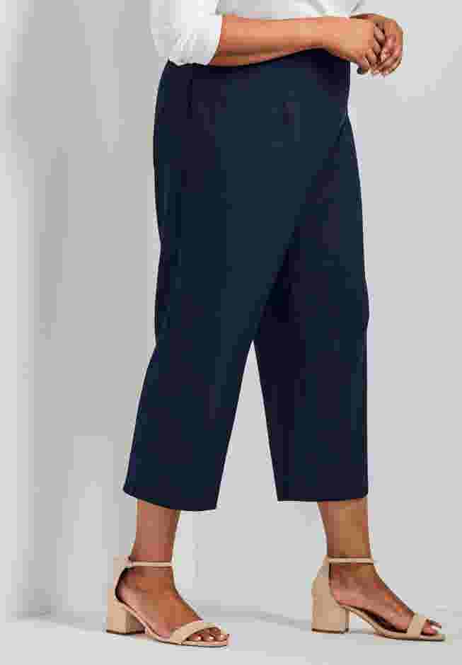 Cool Hand Crop Pant image number 2
