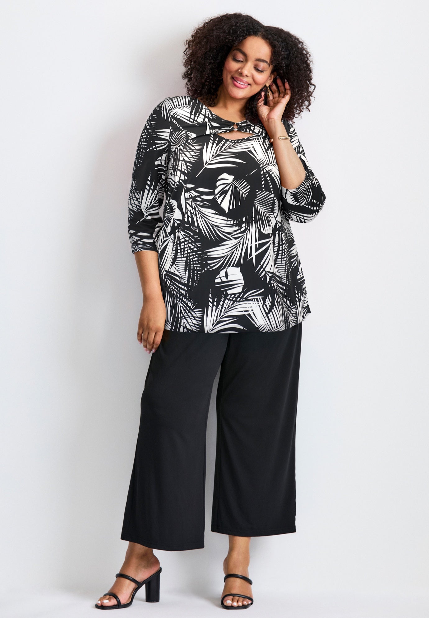 Knot Front Keyhole Top image number 0