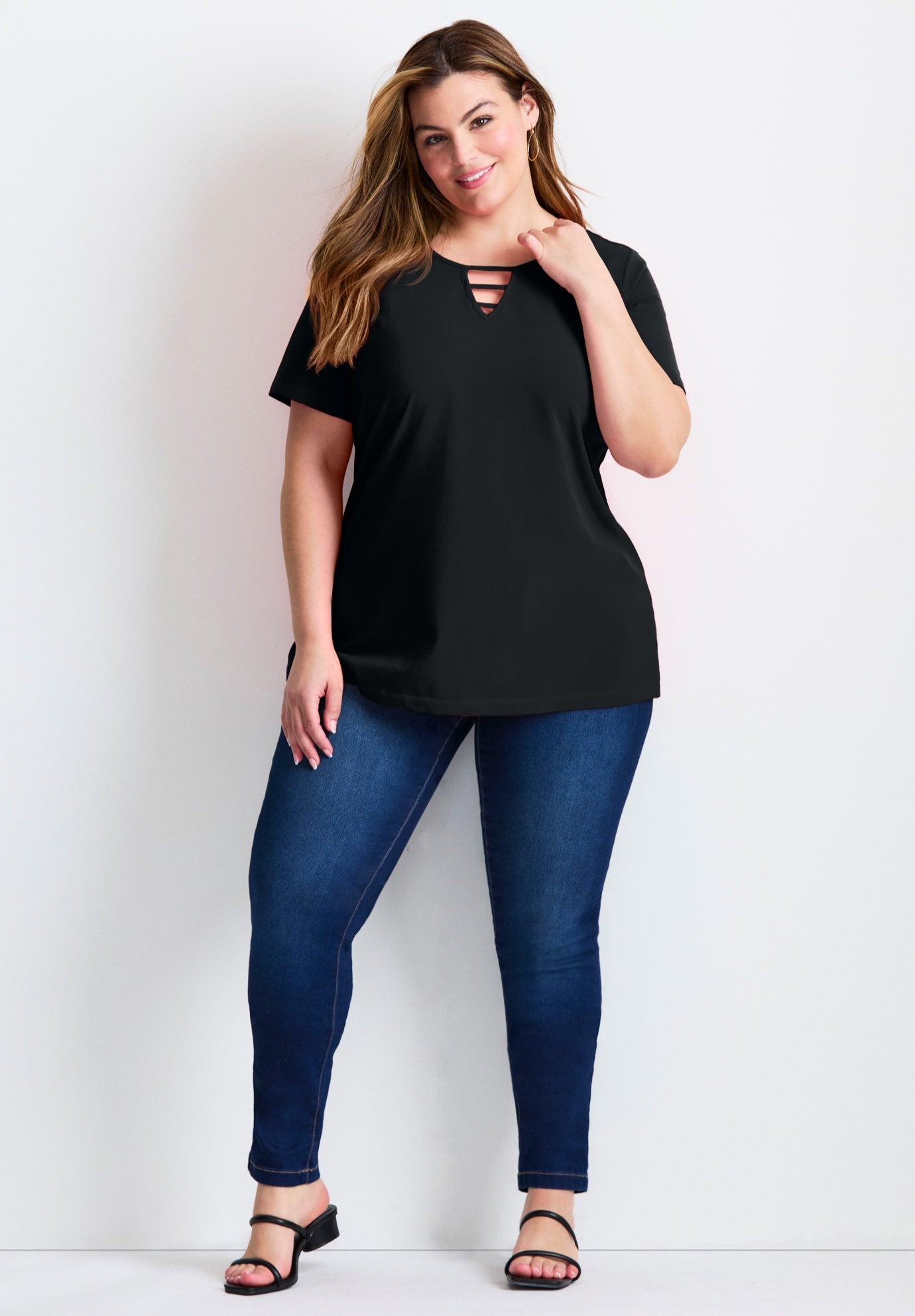 Triple Keyhole Short Sleeve Tee image number 4