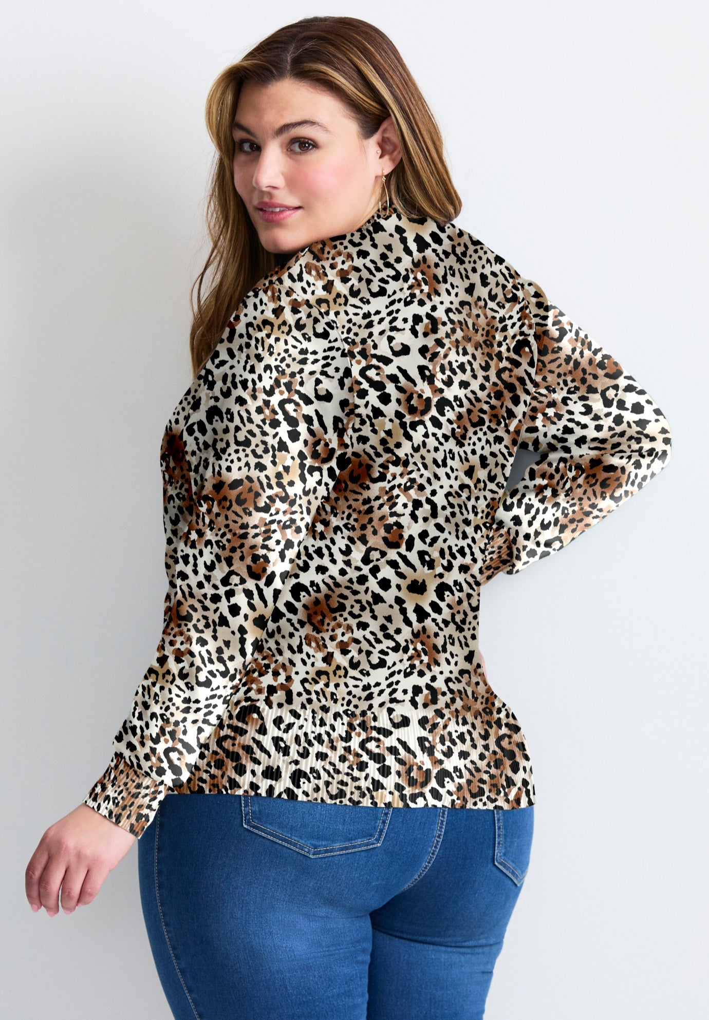 Signature Fine Gauge Cardigan image number 3