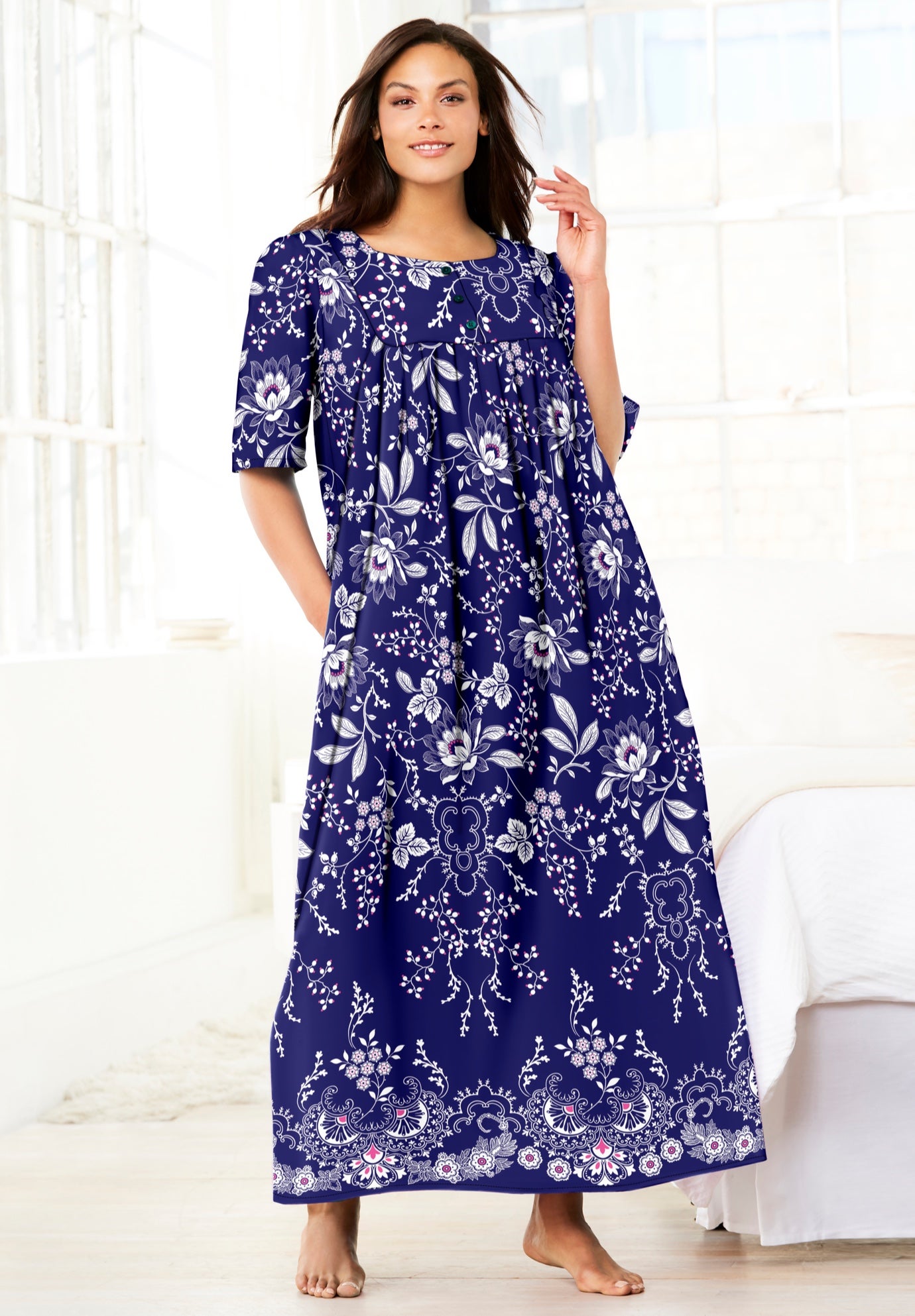 Bib Front Lounger image number 0