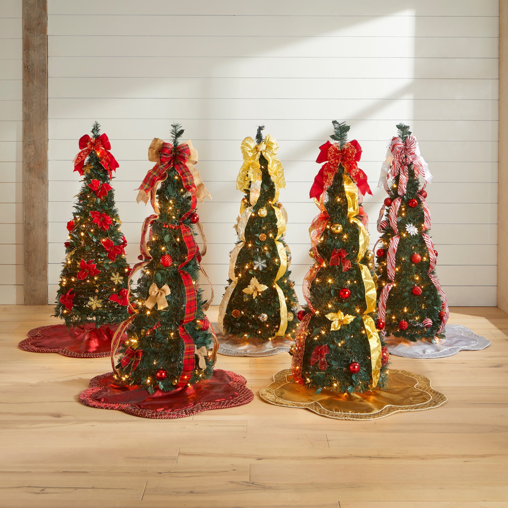 Fully Decorated Pre-Lit 4&frac12;' Pop-Up Christmas Tree image number 5