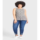 Crew Neck Sleeveless Blouse image number null