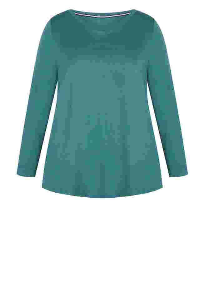 V-Neck Essential Long Sleeve Tee image number 3