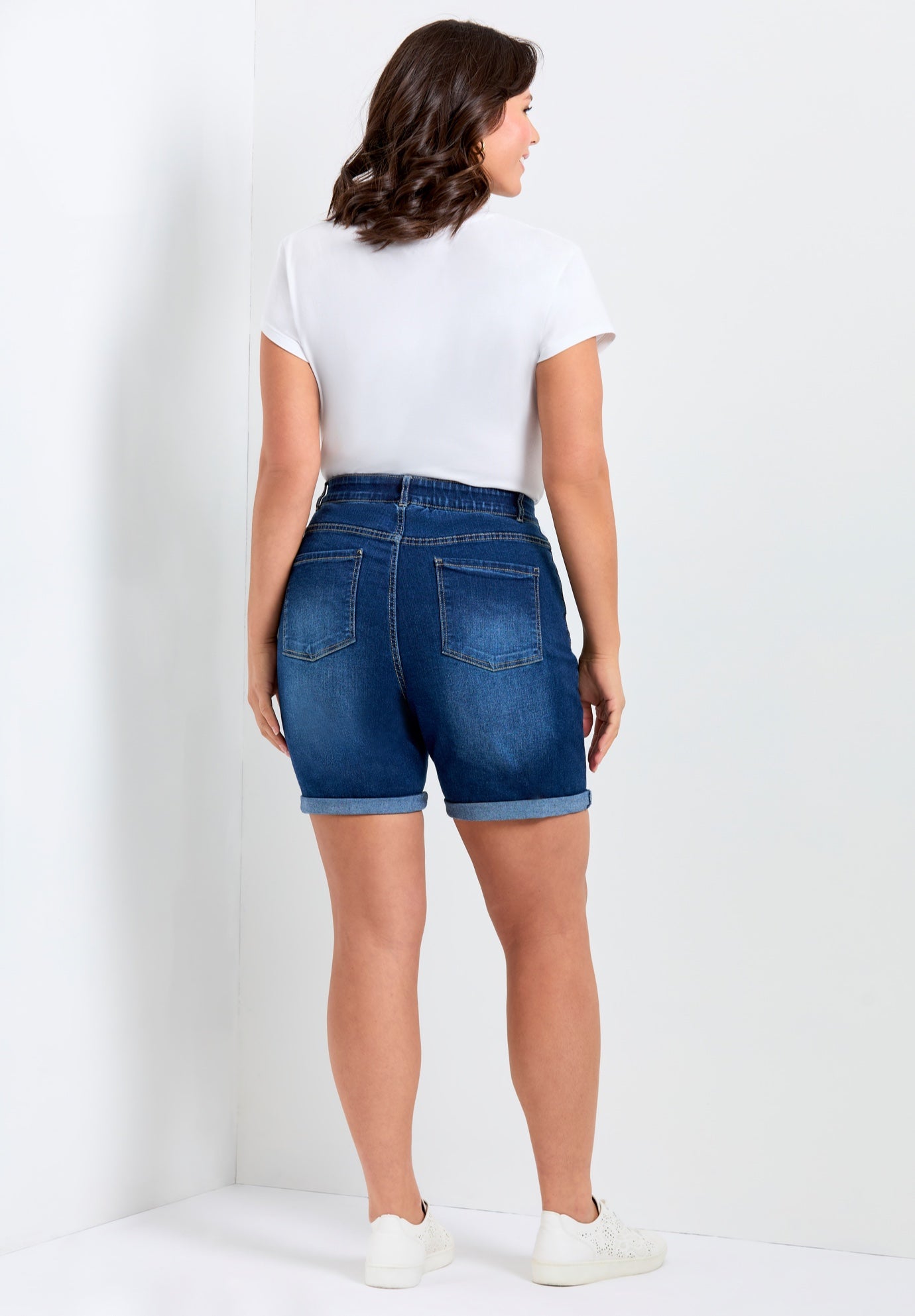 Giana Ripped Short image number 2