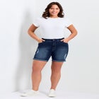 Giana Ripped Short image number null