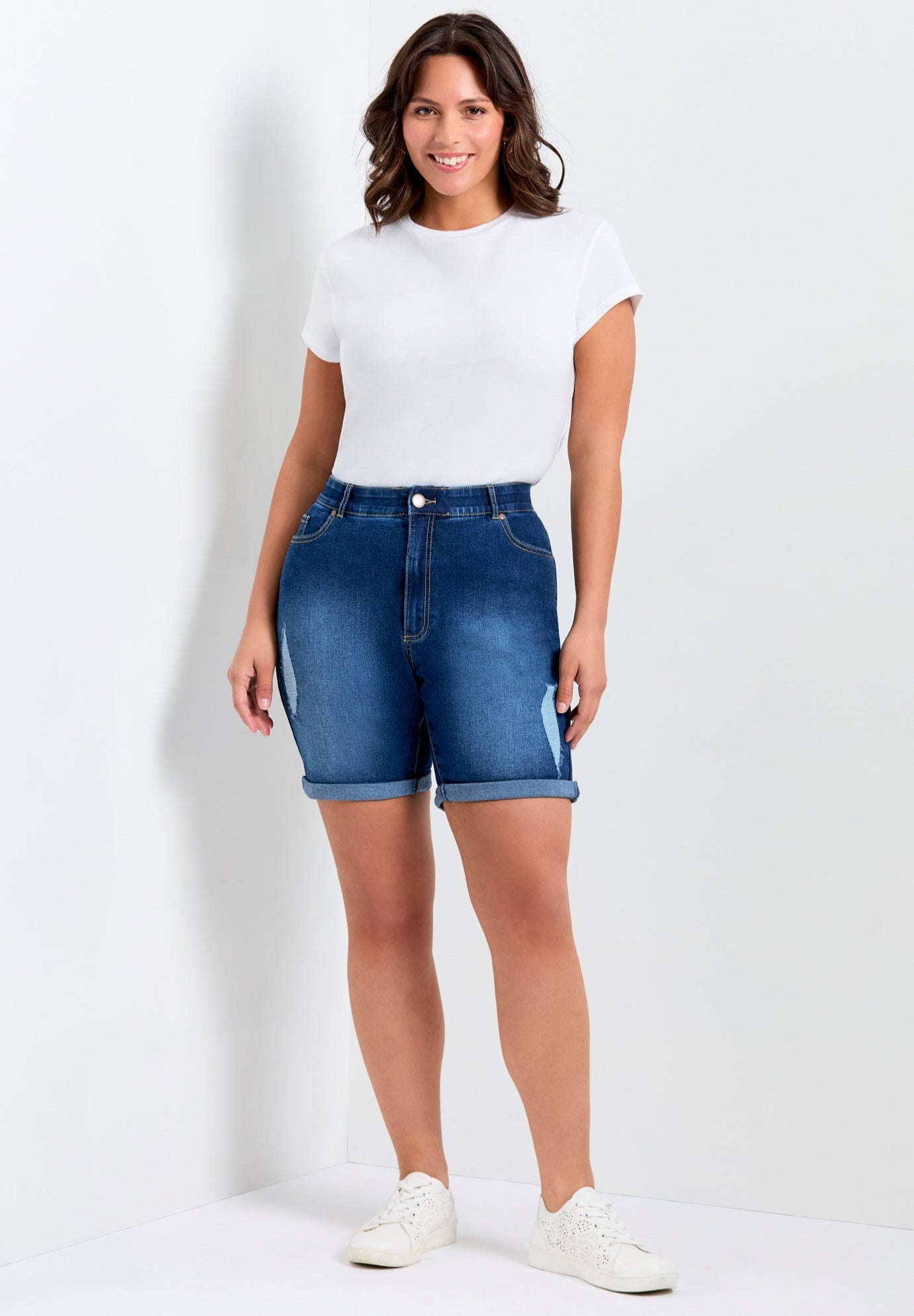 Giana Ripped Short image number 0