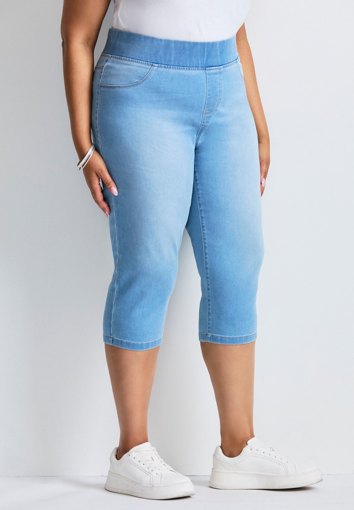 Butter Denim Pull On Crop Jean image number 3