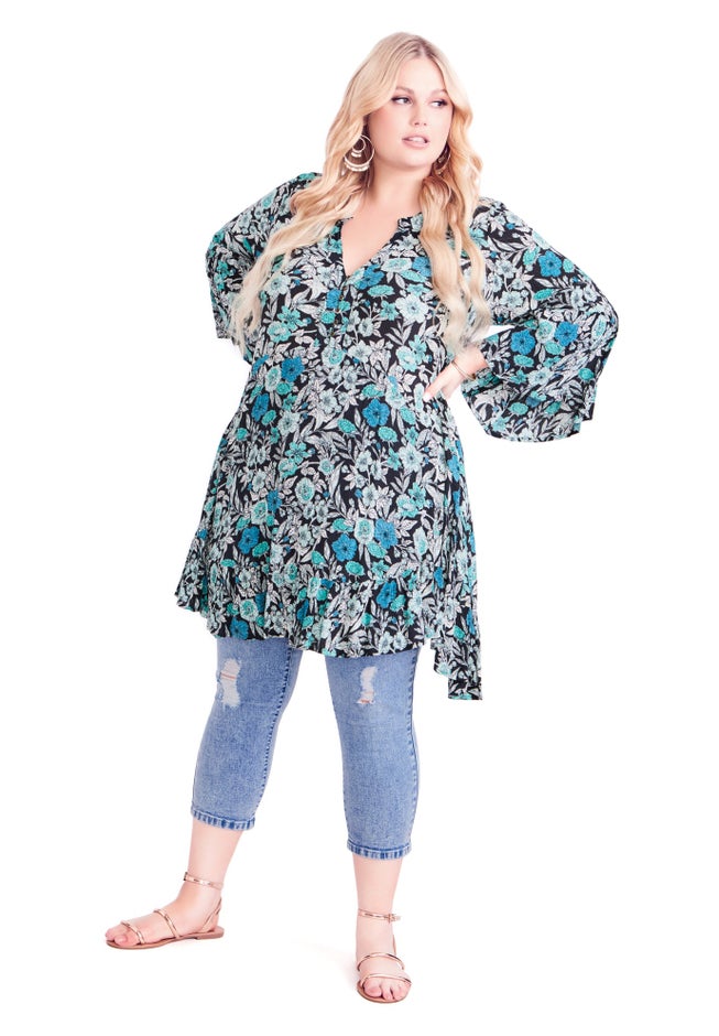 Holly Crop Ripped Jean image number null