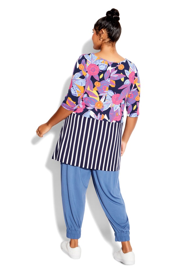 Pia Layered Top image number null
