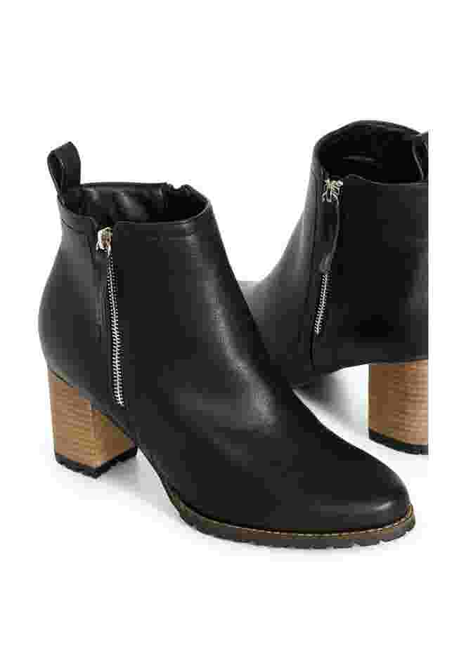 Mila Ankle Boot image number 5