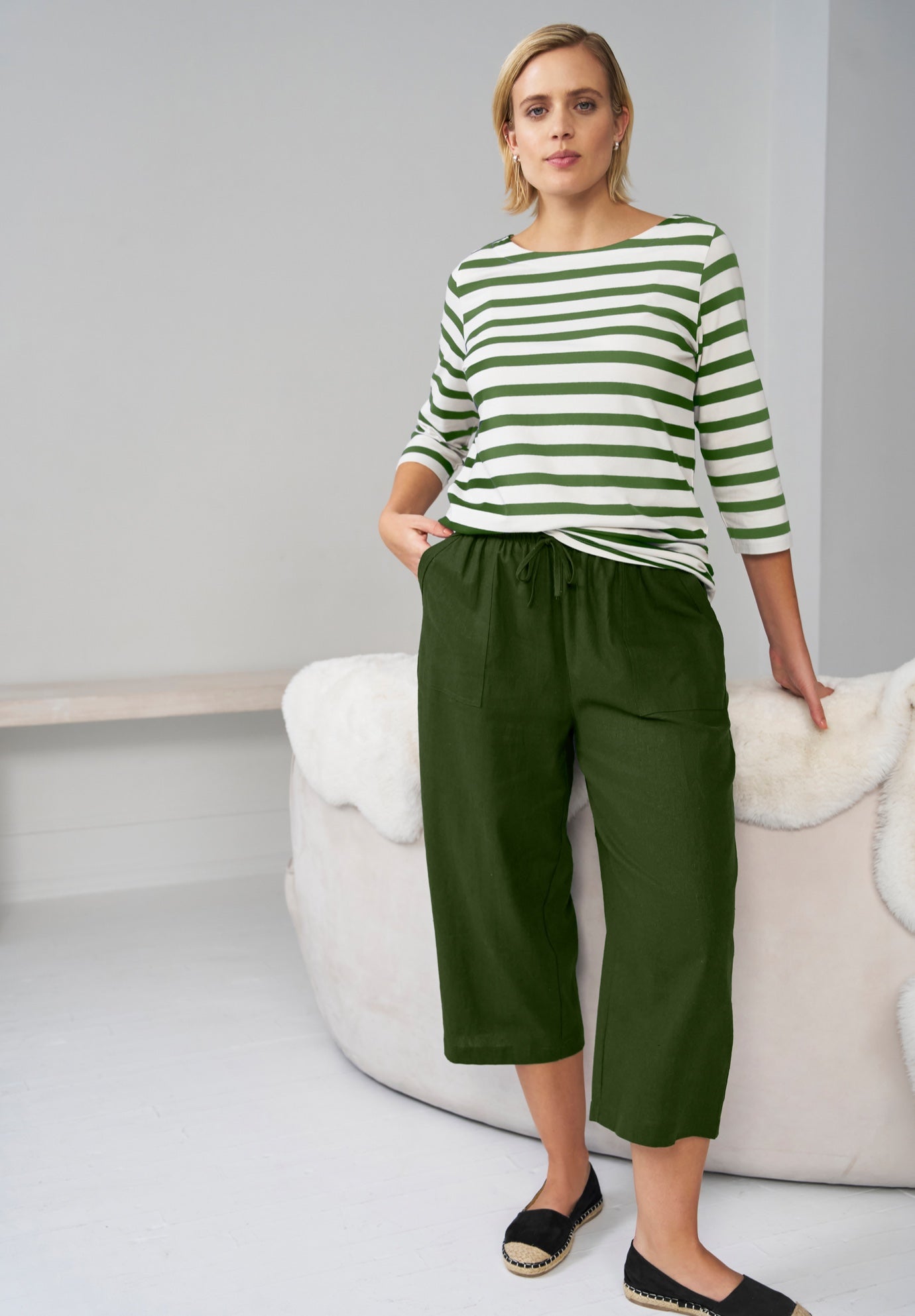 Stretch Knit Scoop Neck 3/4 Sleeve Top image number 2