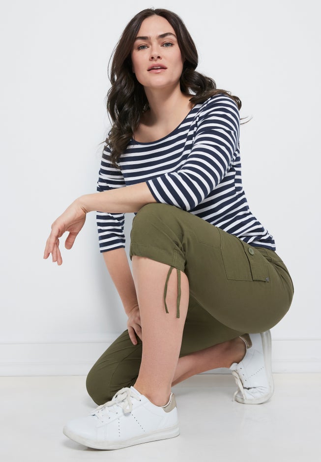 Stretch Cargo Capris by ellos® image number 4