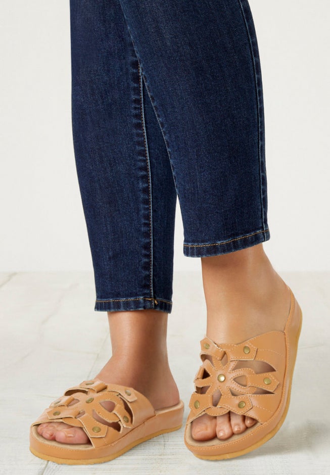 The Summer Slip On Footbed Sandal image number 5