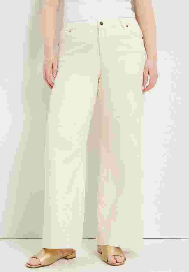 Curvie Fit Wide-Leg Jeans image number 0