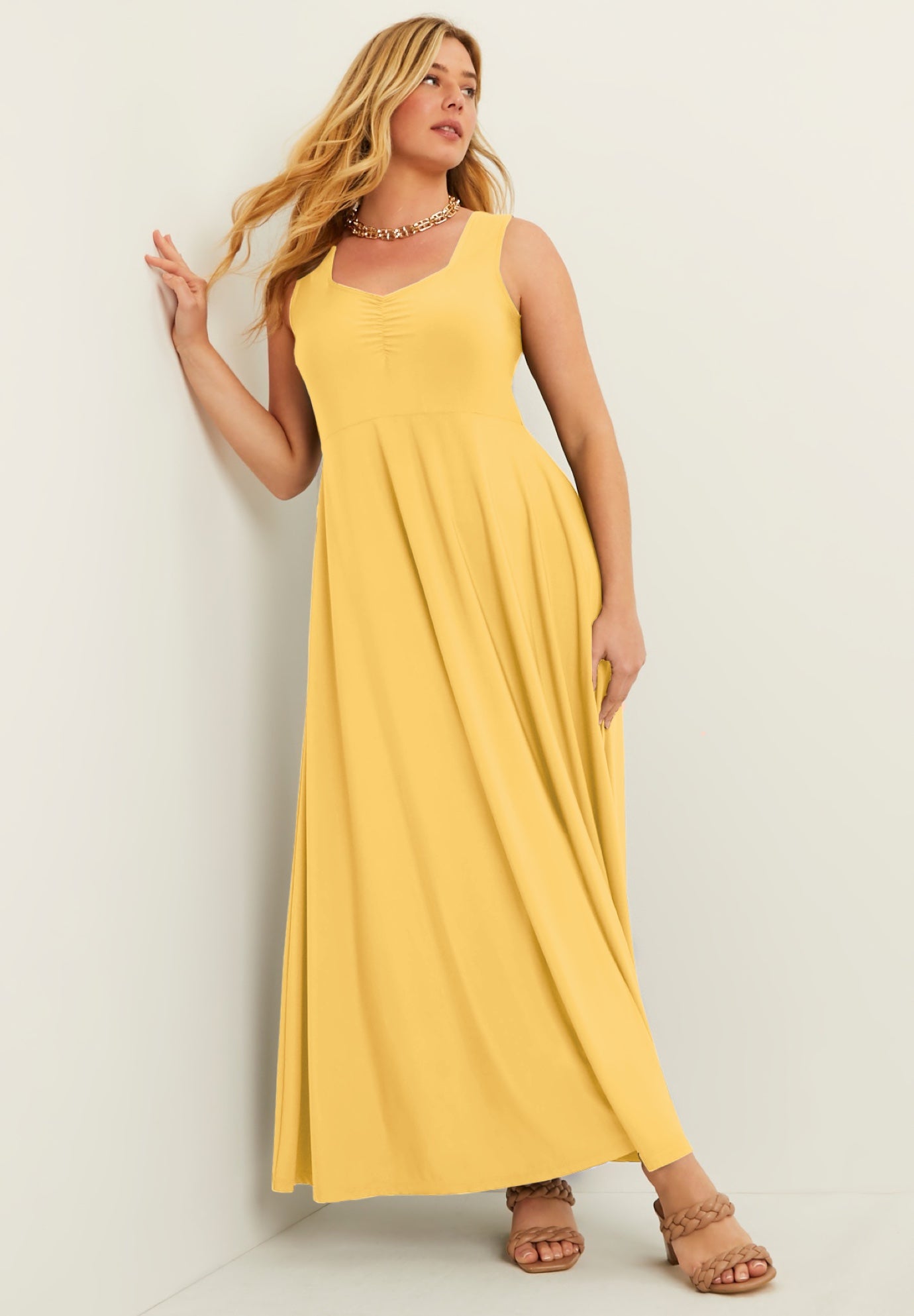 Sleeveless Sweetheart Dress image number 0