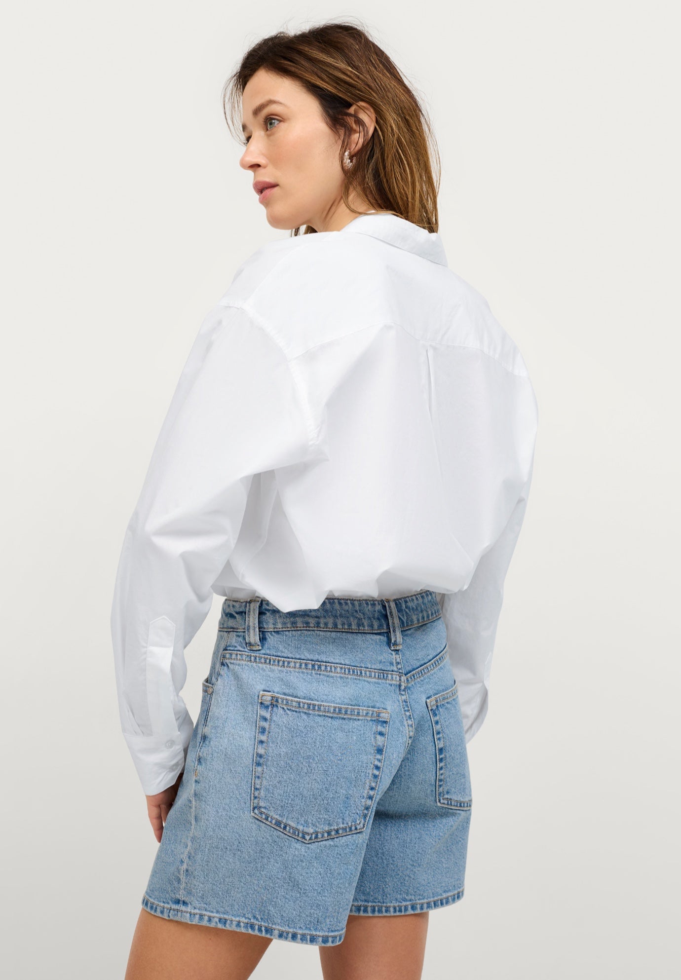Stretch Denim 5-Pocket High Waisted Relaxed Mom Shorts image number 1