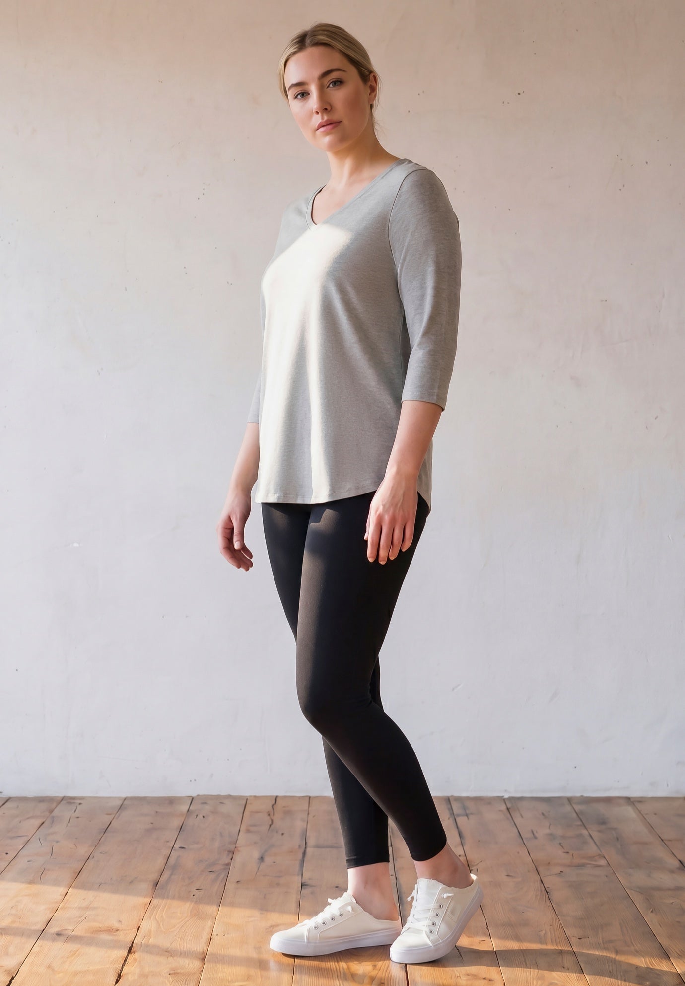 Signature 3/4 Sleeve V-Neck Tee image number 2