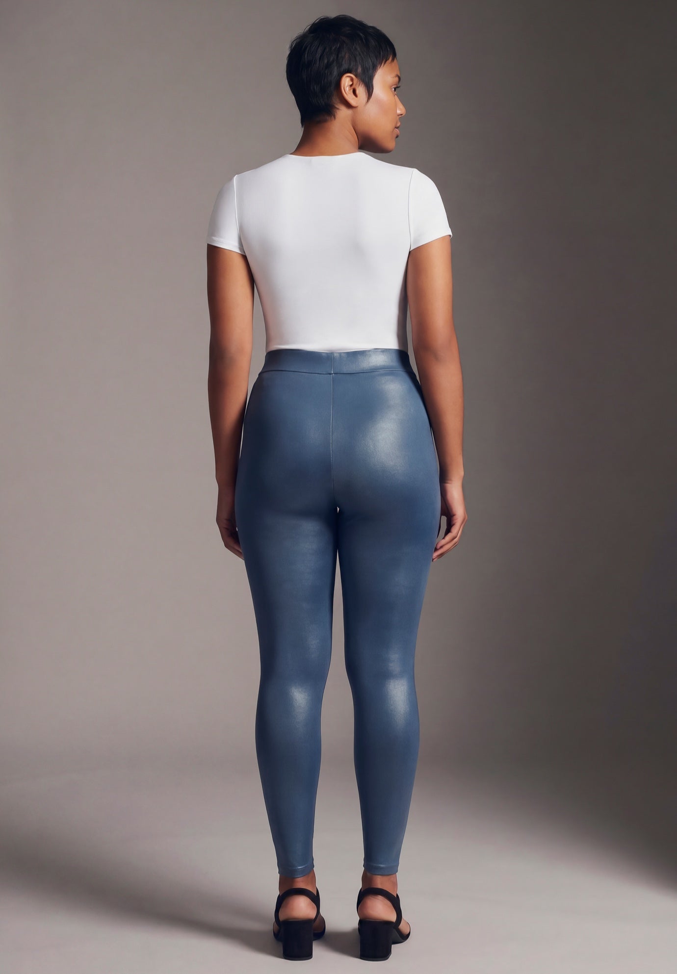 High Shine Legging image number 2